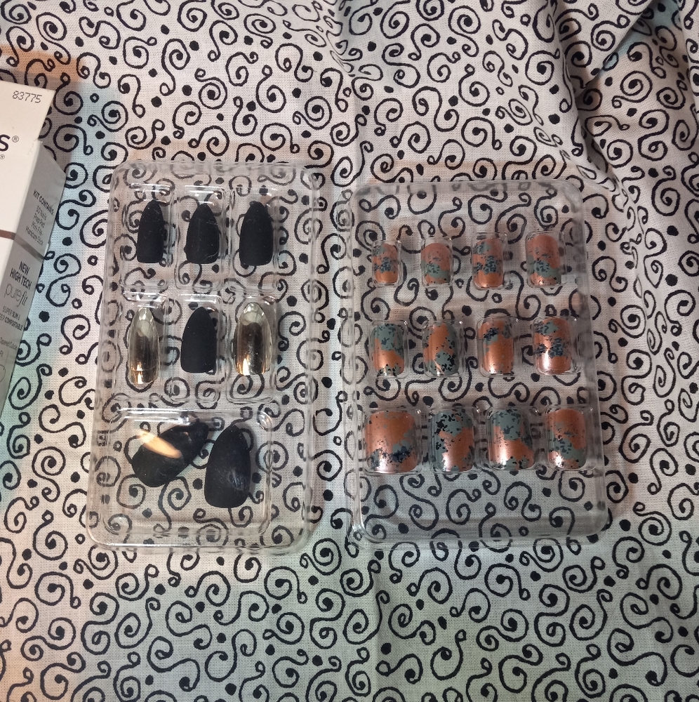 3 sets Fake Nails - Picture 2 of 4